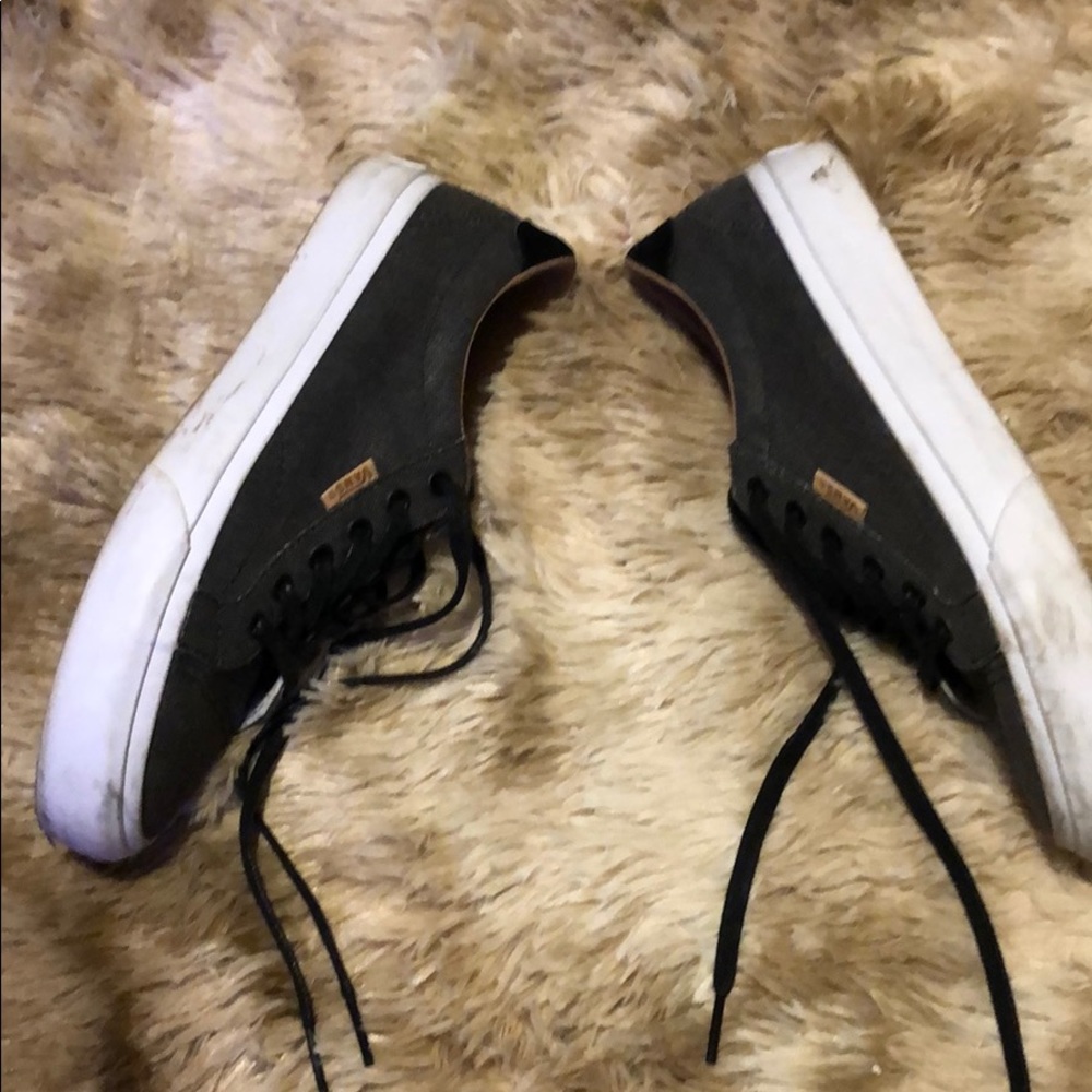 Vans - Picture 3 of 3